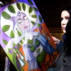 Marion Lucka : Frau mit Frühlingskrone (2015)