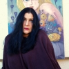 Marion Lucka: Die Blumige im Dezember im garten (2015)
