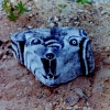 Marion Lucka: Hundekopf, Marmor (1995)