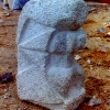 Marion Lucka: Kalksteinfigur (1995)