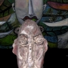 Marion Lucka: Kartoffelkopf (1995), Ton und Ölbild Spaziergang (2004)