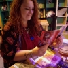 Vania Manzari mit meinem Geschenk in Castellana Grotte (Italien)